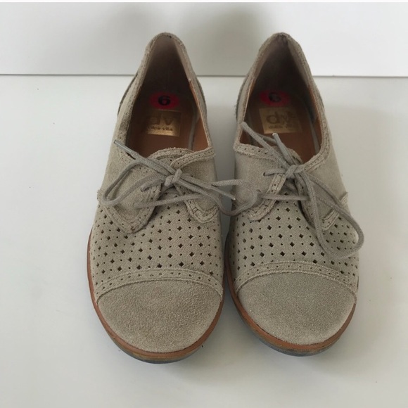 Dolce Vita Oxfords - Picture 2 of 6